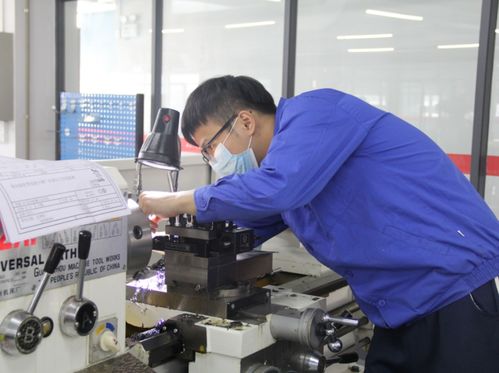 常被錯誤理解的三大專業(yè) 計(jì)算機(jī)專業(yè)會修電腦？機(jī)械工程很離譜？